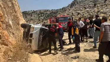 Kamyonet Şarampole Devrildi: Sürücü Ağır Yaralı