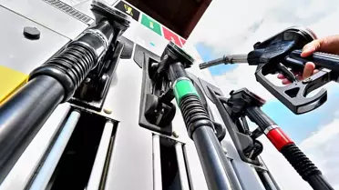 Akaryakıta zam geliyor! Motorin 57 TL'yi aşıyor, benzin 55 TL'ye dayandı