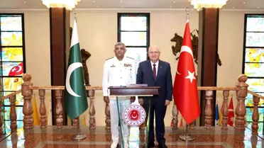 Güler, Pakistan Deniz Kuvvetleri Komutanı'nı Kabul Etti