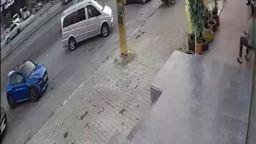 Ankara'da Kamyon Otomobili 500 Metre Sürükledi