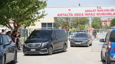 Kılıçdaroğlu, Tutuklu Belediye Başkanlarını Ziyaret Etti