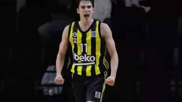 ''Bu bir veda değil, yeni bir başlangıç'' diyerek Fenerbahçe'den ayrıldığını duyurdu