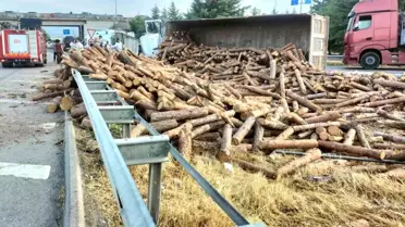 Merzifon'da Tır Devrildi: Sürücü Yaralı