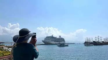 Nautica Gemisi Alanya'ya Demir Attı