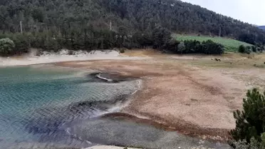 Sular çekildi, Sünnet Gölü kuruma noktasına geldi