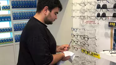 Göz Sağlığı İçin Kaliteli Gözlük Seçimi Önerisi
