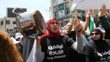 Filistinliler İsrail'i Protesto Etti