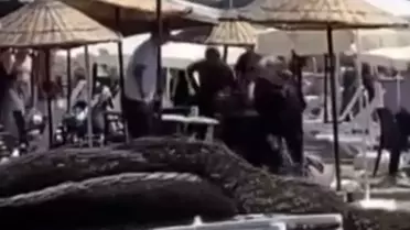 Halk plajında şezlong kavgası: Zabıta ile para toplayanlar arasında arbede