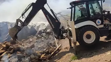 Malatya'da Ahır Yangını: 10 Hayvan Telef Oldu