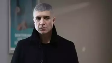 Özcan Deniz sahnede patladı: Canımı en yakınım yaktı!