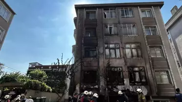 Fatih'te İlaç Deposunda Yangın