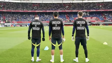 Fenerbahçe, Feyenoord'la Karşılaştı