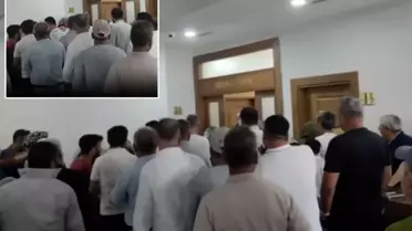 Kahramanmaraş'ta susuz kalan vatandaşlar bidonlarla belediyeyi bastı