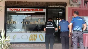 Antalya'da Kuyumcuya Bıçaklı Gasp
