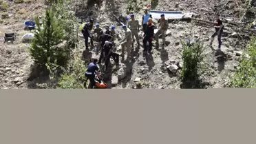 Fındık İşçilerini Taşıyan Minibüs Uçuruma Yuvarlandı