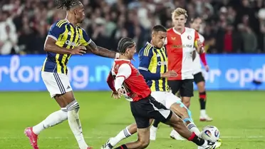 Atılan manşetleri görmeniz lazım! Bütün ülke Fenerbahçe'yi konuşuyor