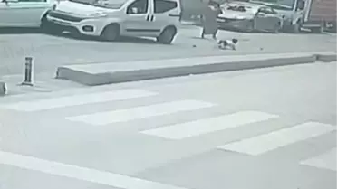 Esenler'de Kaza: Çocuk Kurtuldu, Araçlar Hasar Gördü