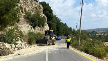 Manisa'da Toprak Kayması Nedeniyle Kapalı Yol Yeniden Açıldı