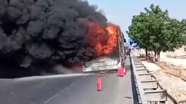 Şanlıurfa'da Otobüs Yangını: Yolcular Kurtarıldı