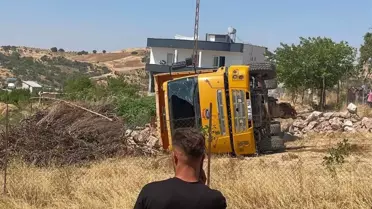 Siirt'te Kamyon Devrildi: 3 Yaralı