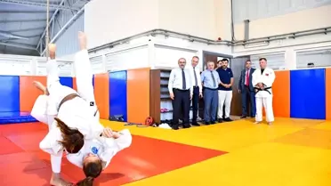 Vali Ustaoğlu'ndan Gençlere Spor ve Kişisel Gelişim Mesajı
