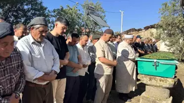 Depremde hayatını kaybeden kişi toprağa verildi