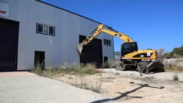 Nilüfer Belediyesi Kaçak Yapıları Yıkmaya Devam Ediyor