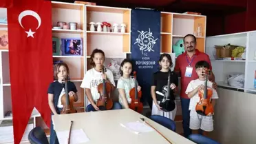 Aydın'da Ücretsiz Keman Kursları Çocukların Sanatsal Gelişimine Katkı Sağlıyor