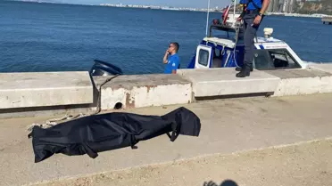 Bayraklı'da Denizde Erkek Cesedi Bulundu