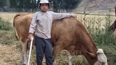 Hayvan Sevgisiyle Büyüyen Alperen