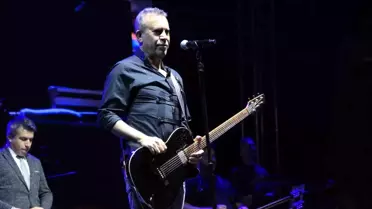 Çorum'da Haluk Levent ve Zara Hayranları Coşturdu
