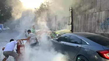 İzmir'de Yangın: İki Araç Yandı, Bir Şüpheli Gözaltına Alındı