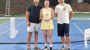 Salihli'de Tenis Turnuvası Tamamlandı