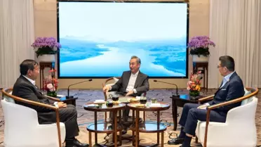 Çin'de Kamboçya ve Tayland Dışişleri Bakanları Görüştü