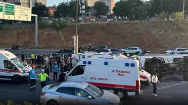 İstanbul servis midibüsü devrildi! Çok sayıda yaralı var