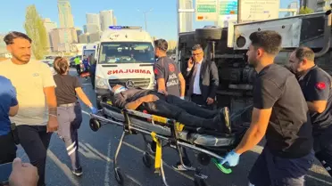 Ümraniye'de Servis Midibüsü Devrildi