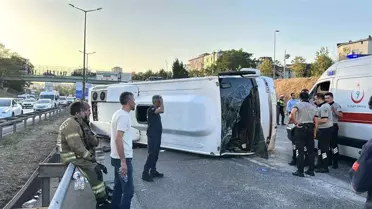 Ümraniye'de Midibüs Devrildi: 8 Yaralı