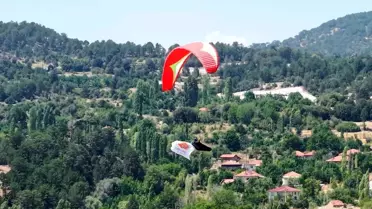 Çameli Kültür, Turizm, Tarım ve Doğa Sporları Festivali'nde Gökyüzünde Renkli Şov