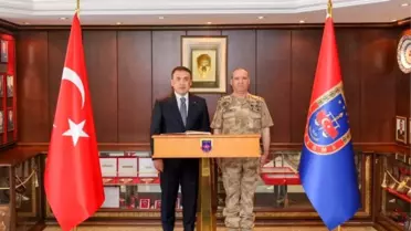Vali Sözer, Jandarma Komutanı Aslan'ı Ziyaret Etti