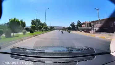 Canlarını hiçe saydılar, motosikletlerin üzerine yatarak yarıştılar