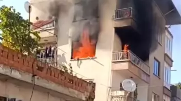 İncirliova'da Yangın: 2 Kişi Dumandan Etkilendi