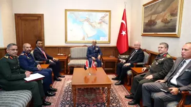 Bakan Güler, BAE Genelkurmay Başkanı'nı Kabul Etti
