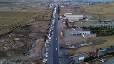 Tatvan'da Yol Çalışmaları Trafiği Kilitledi