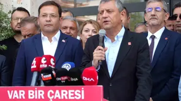 CHP Lideri Özgür Özel, Sındırgı'da Deprem Sonrası İncelemelerde Bulundu