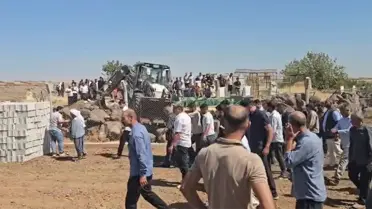 12 Yaşındaki Zeynep Toprağa Verildi