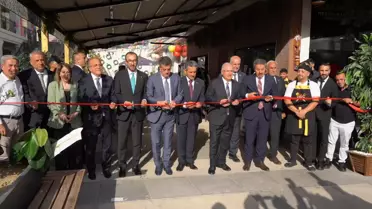 Milli Savunma Bakanı Şırnak'ta Şehit Ailesini Ziyaret Etti