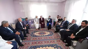 Bakan Tekin, Emekli Öğretmeni ve Şehit Ailesini Ziyaret Etti