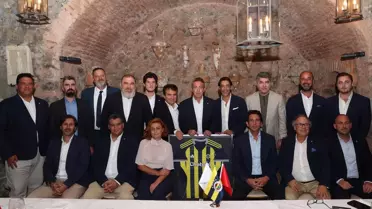 Fenerbahçe, Benfica ile Dostluk Yemeği Düzenledi
