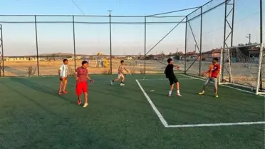 Mahmudiye'de Genç Futbolculardan Antrenman