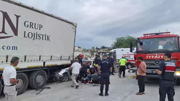 Samsun'da TIR'a Çarpan Otomobilde Kaza: 1 Ölü, 3 Yaralı
